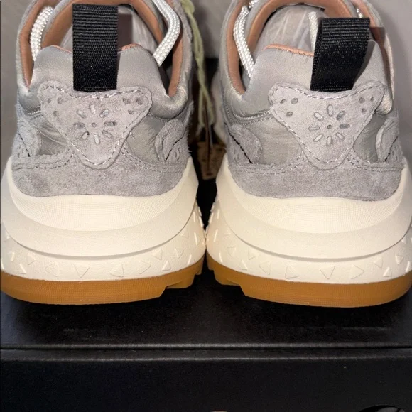 NWT Flower Mountain SOLIN UNI
Suede and technical fabric sneakers - Light grey - Picture 11 of 15